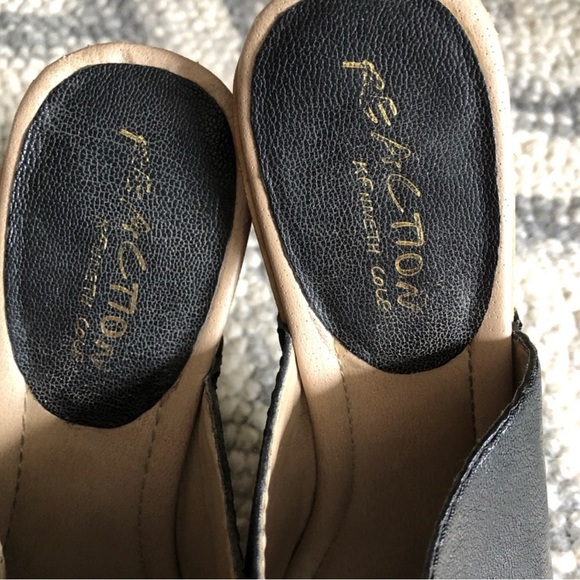 Black Leather Wedge. It has visible worn out spots as seen in the photos. - Picture 2 of 5